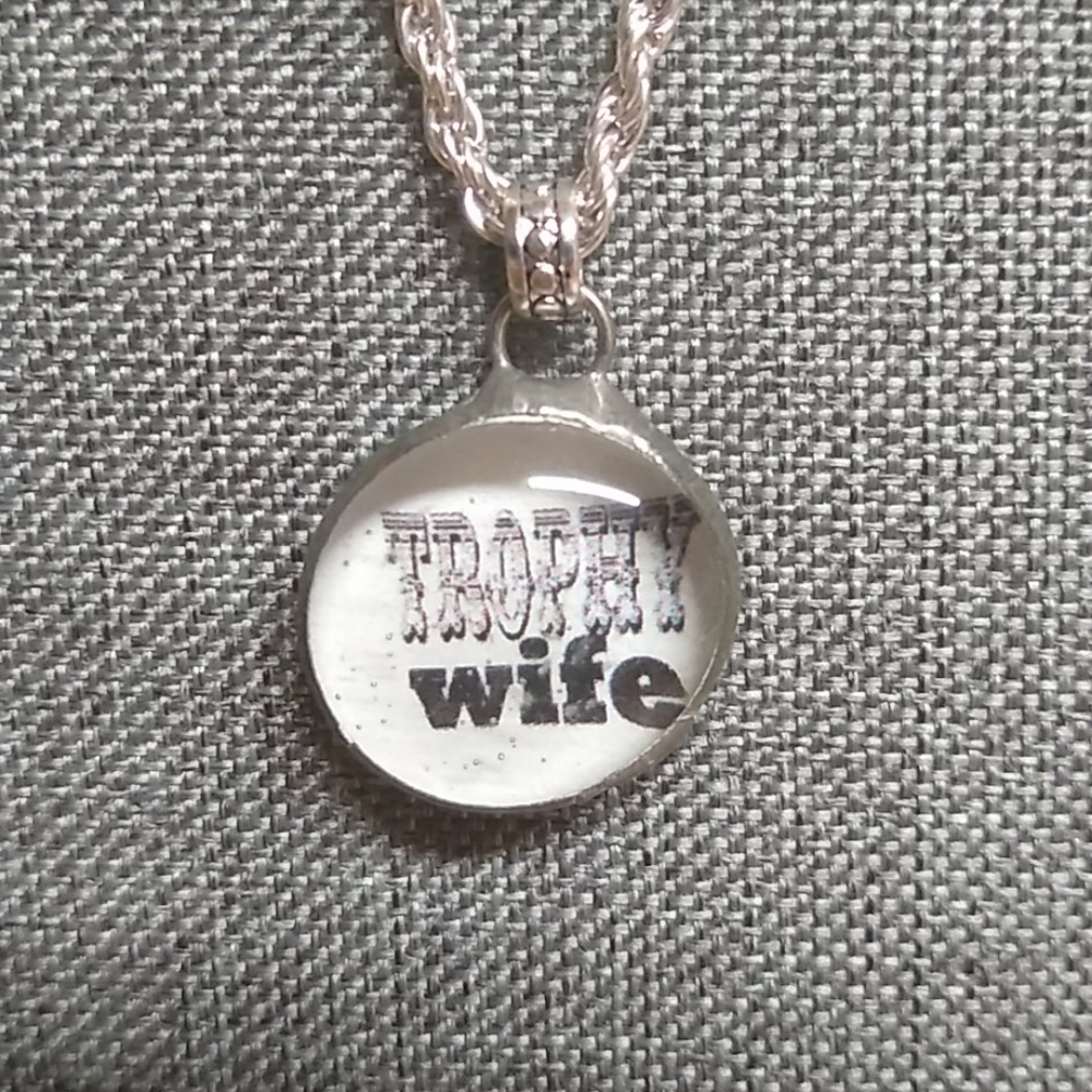 🐾 2 For $16 Trophy Wife Cabochon Necklace